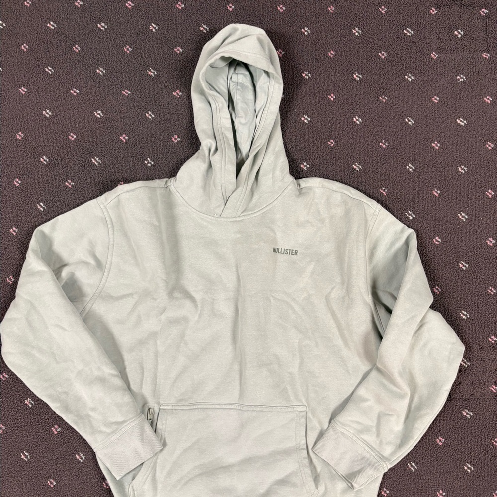 Hollister Men's Light Gray Hoodie